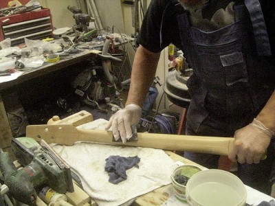 059_Intermediate_wet_sanding_of_neck.jpg