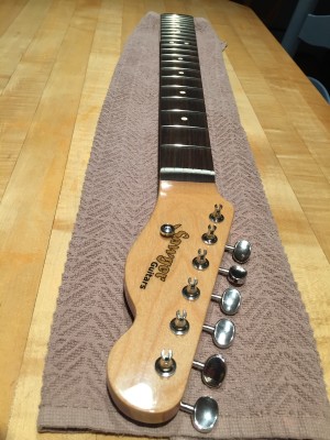 Finished_Tele_Neck_s.jpg