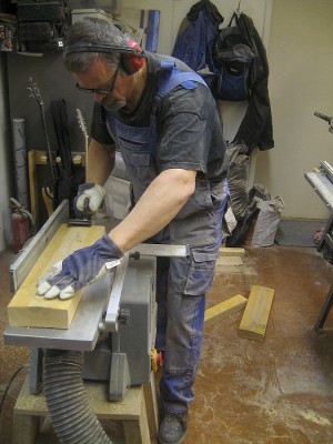 I often plane enough alder to make several body blanks at a time, sometimes not. My planer/jointer is a good tool for that, powerful and accurate. I has only &quot;8 working width, but it's small enough for my workshop and gives good results.