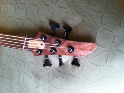 Headstock.jpg