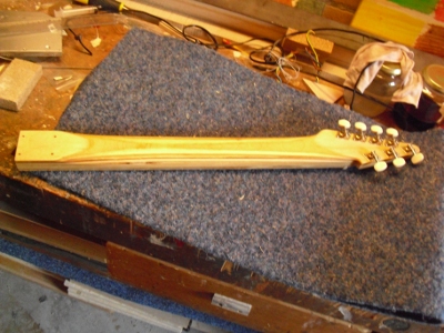 37 - Neck with oil.JPG