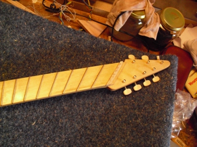 36 - Neck with oil.JPG