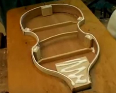 Hoffner beatle bass interior.JPG